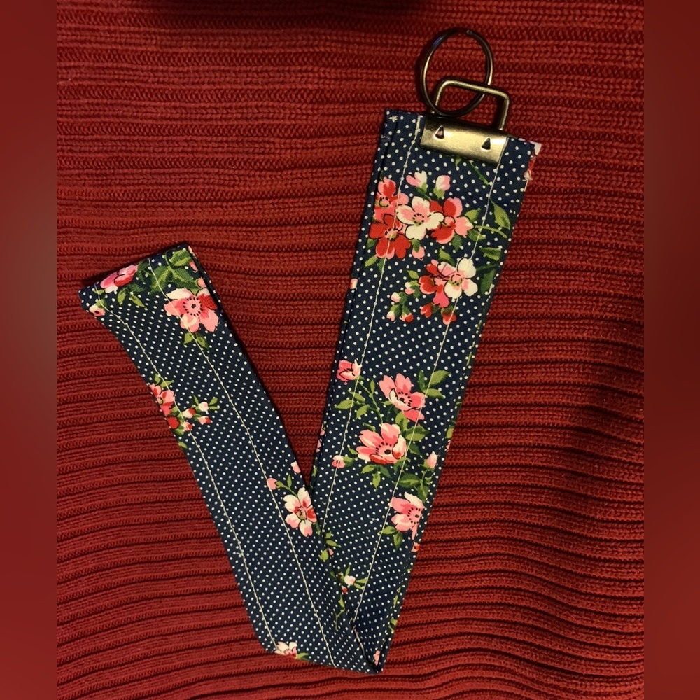 Lanyard - Picture 2 of 3